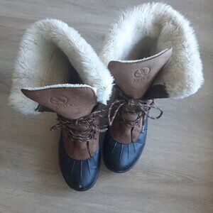 Aigle Ladies Snow Boots, Size 7, Tan/Black